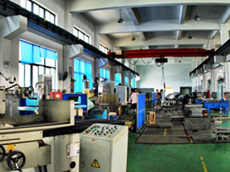 德洛菲特与华南理工大学环境科学与工程学院863项目小组合作，引进欧洲技术，进口核心部件，优化过滤结构，创新过滤密封